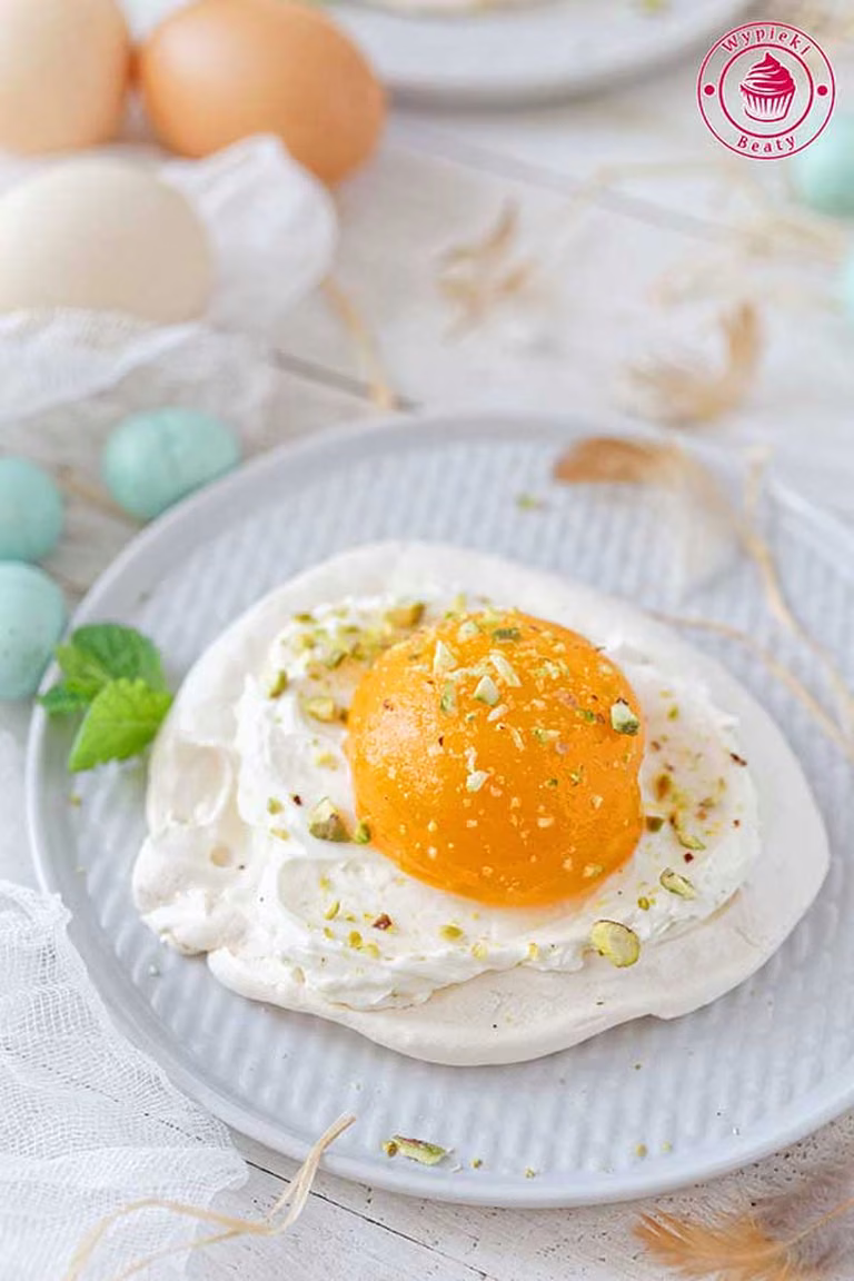 Pavlova jak jajko sadzone :)