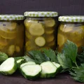 Ogórki w zalewie curry