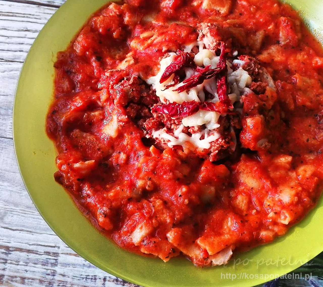 Zupa krem z pomidorów ze spaghetti naleśnikowym