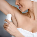 Używasz antyperspirantu? 90% osób popełnia ten błąd. Musisz to wiedzieć