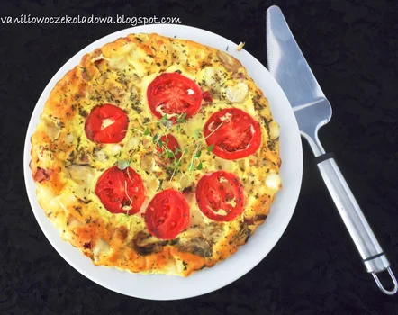 FRITATA rodem z piekła (Pomidor,chili,bekon,cebula,ser)