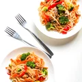 Szybki sezamowy stir-fry z warzywami