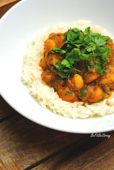 Rozgrzewające curry indyjskie z polędwiczką, dynią i cieciorką