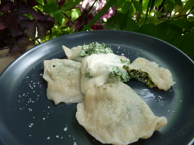Pierogi ze szpinakiem i białym serem