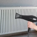 Nie włączaj kaloryfera, zanim tego nie zrobisz! Eksperci radzą, jak obniżyć koszty ogrzewania