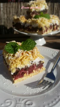 Ciasto pleśniak z wiśniami