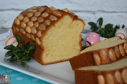 Babka z całymi migdałami