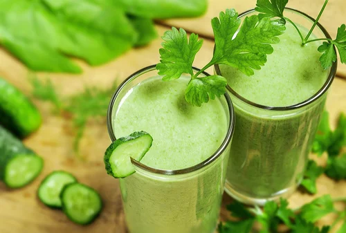 Koktajl ze szpinakiem i kiwi
