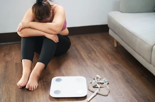 To nie za mało jedzenia utrudnia odchudzanie! Oto, co naprawdę blokuje spalanie tłuszczu