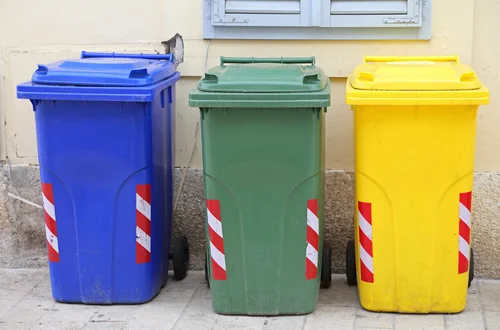 Ruszają kontrole segregacji śmieci! Jak uniknąć kłopotów i wysokiego mandatu?