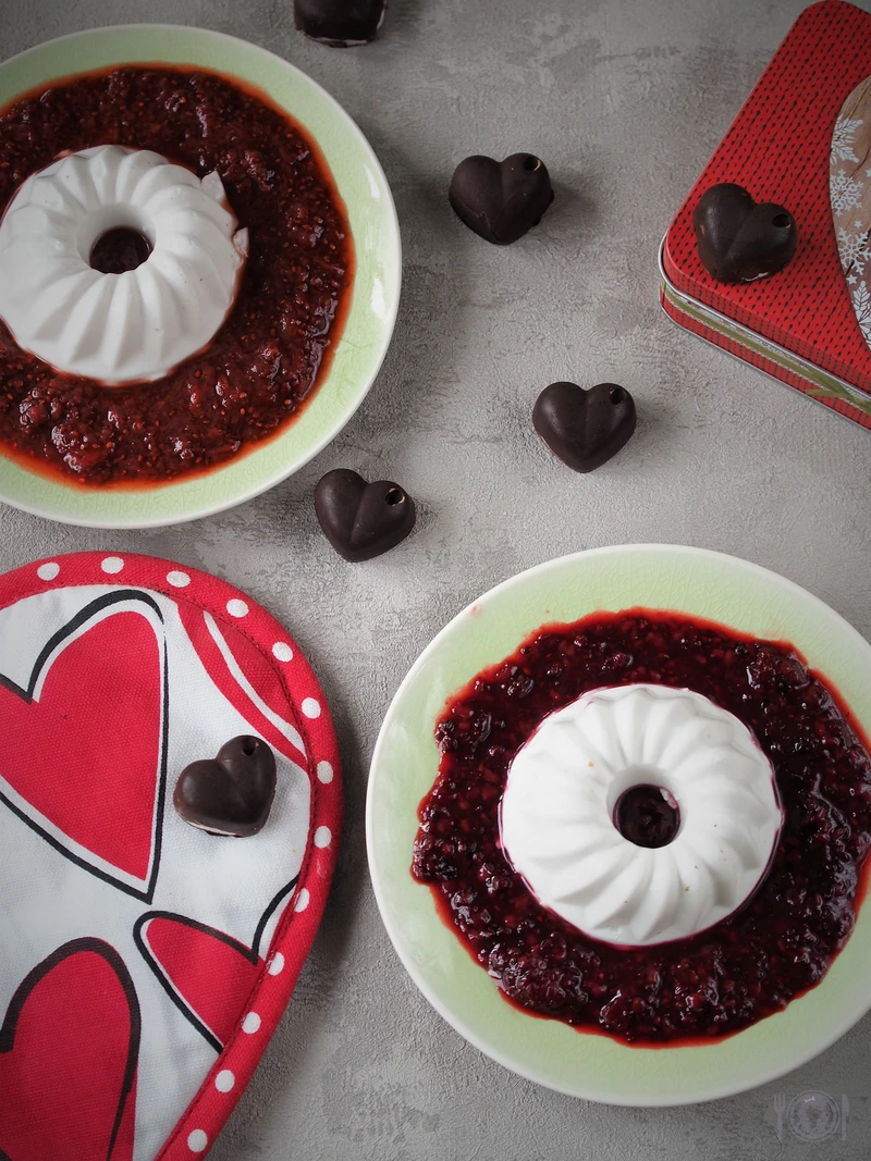 Keto panna cotta z musem owocowym (Paleo, LowCarb, bez nabiału)