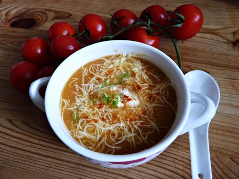 Pyszna czerwona zupa