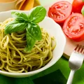 Makaron z pesto bazyliowym