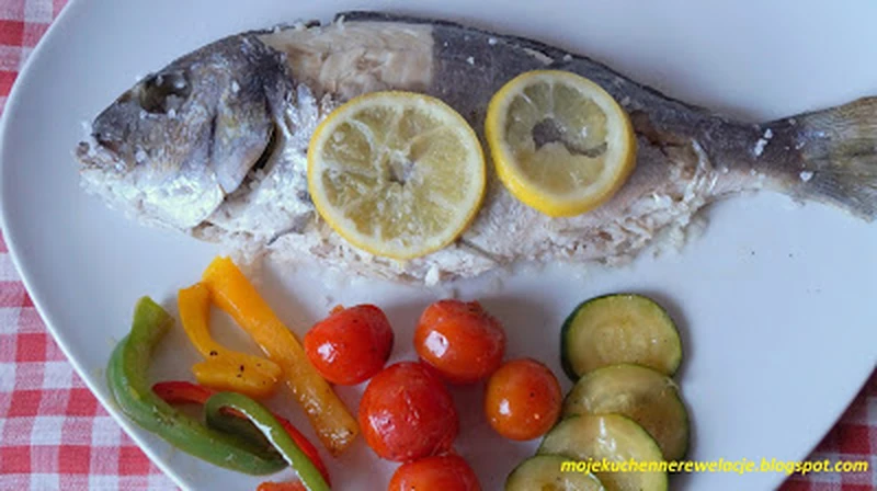 Dorada pieczona w soli