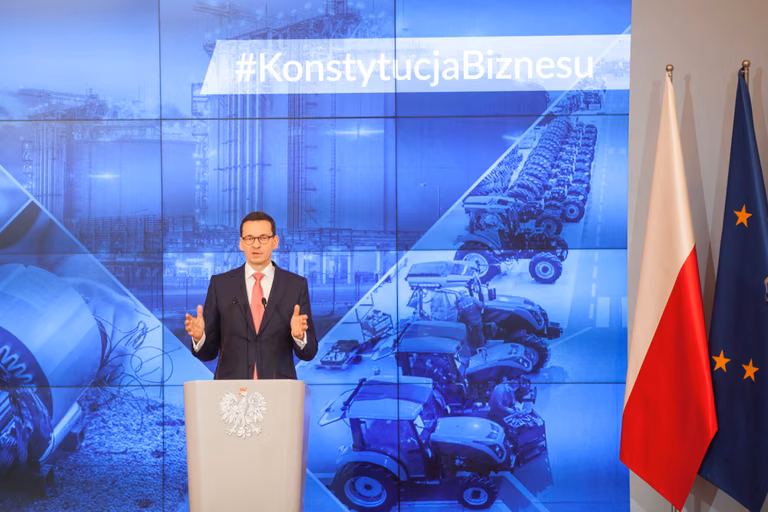 Likwidacja kolejnych obostrzeń. Konferencja premiera i ministra zdrowia