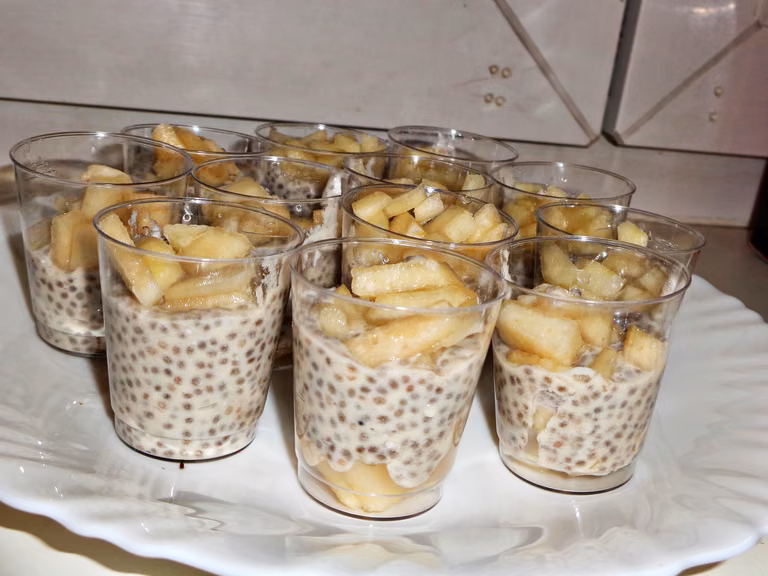 Pudding z chia - kokosowy z gruszką