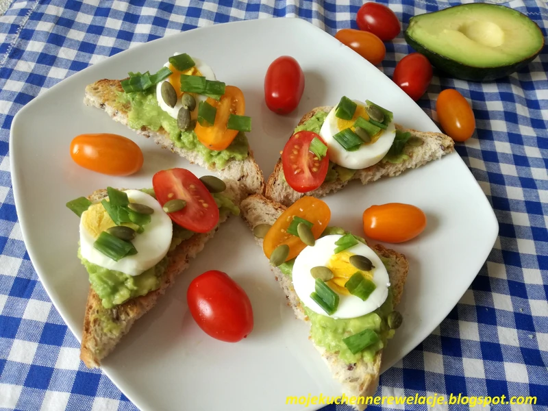 Tosty z guacamole i jajkiem