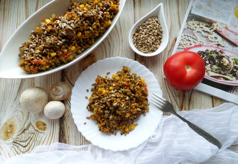 Kaszotto z kaszy gryczanej z pieczarkami i pomidorami – przepis krok po kroku