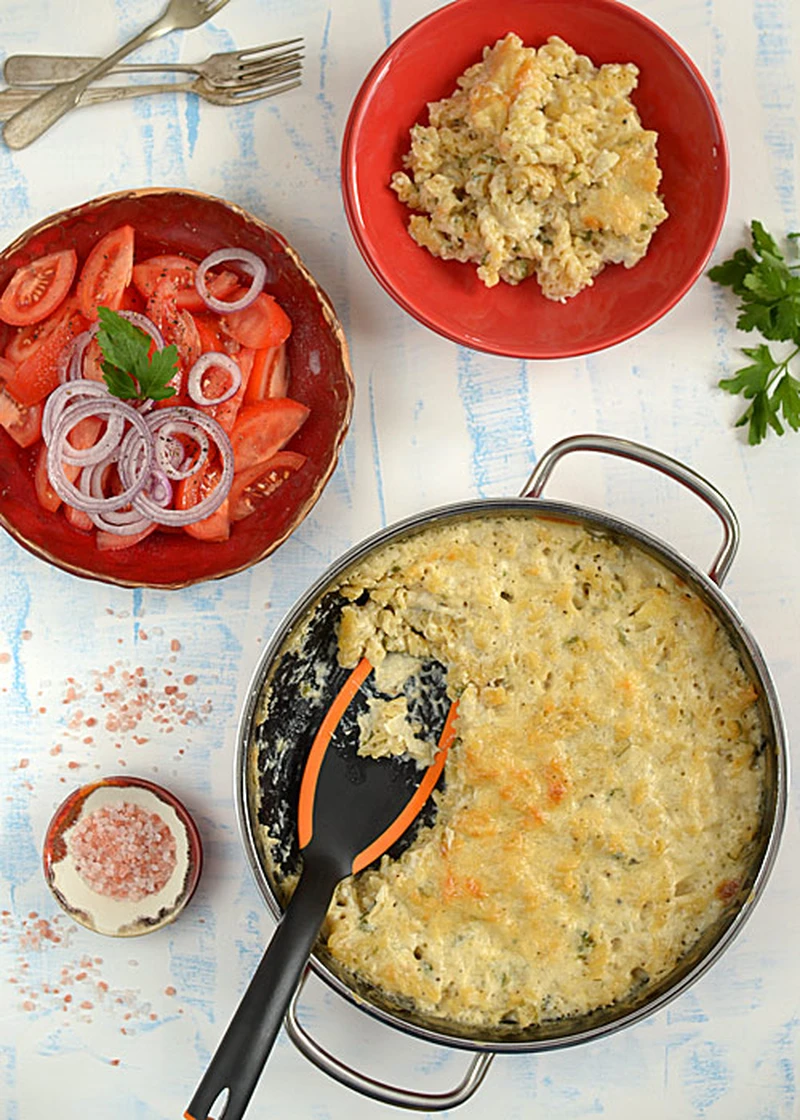 Makaron (bez gotowania) zapiekany w sosie serowym