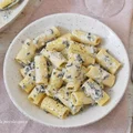 Makaron w sosie śmietanowo-serowym z gorgonzolą i oliwkami