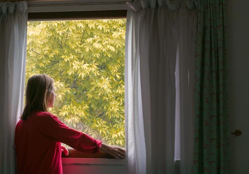 „Dom rodziców był w ruinie. Wyremontowałam go za własne pieniądze. Teraz rodzeństwo chce połowy.” — pisze Elżbieta [LIST]