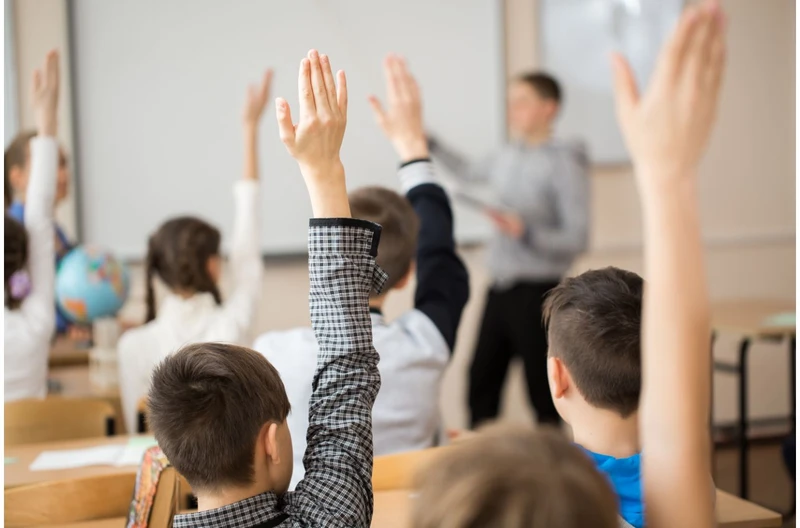 Zmiany w szkołach podstawowych od 2026: Trzy etapy edukacji i nowa podstawa programowa!
