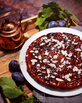 Tarta Tatin ze śliwkami węgierkami