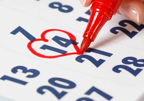 Przesuń Walentynki na 13 lutego! Zaskakujący zbieg okoliczności w kalendarzu na 2024 rok