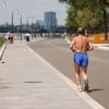 Mandat za chodzenie bez koszulki? Prawo może zaskoczyć!
