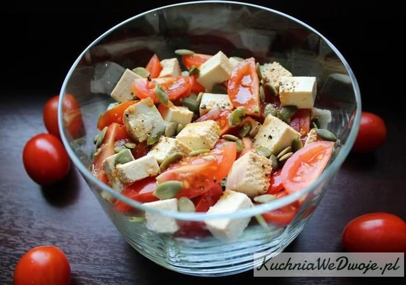 Sałatka z wędzonym tofu