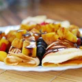 FIT naleśniki waniliowe z jogurtem skyr i sałatką owocową