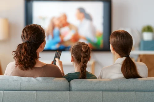 Nowe "300 plus" dla gospodarstw domowych już w 2026 roku! Zniknie obowiązek, który jest zmorą Polaków