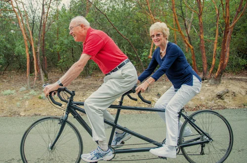 Emerytura stażowa nawet 7 lat wcześniej? Nowa reforma zakłada koniec pracy do 65. roku życia