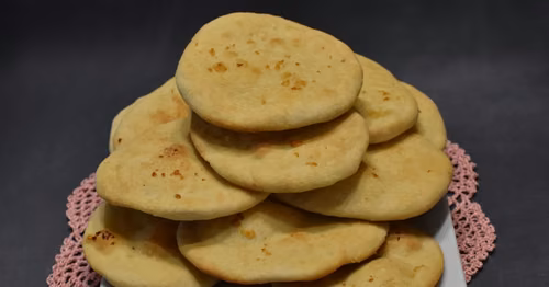 Czosnkowe chlebki Naan