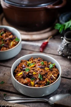 Chili con carne z kawą i czekoladą