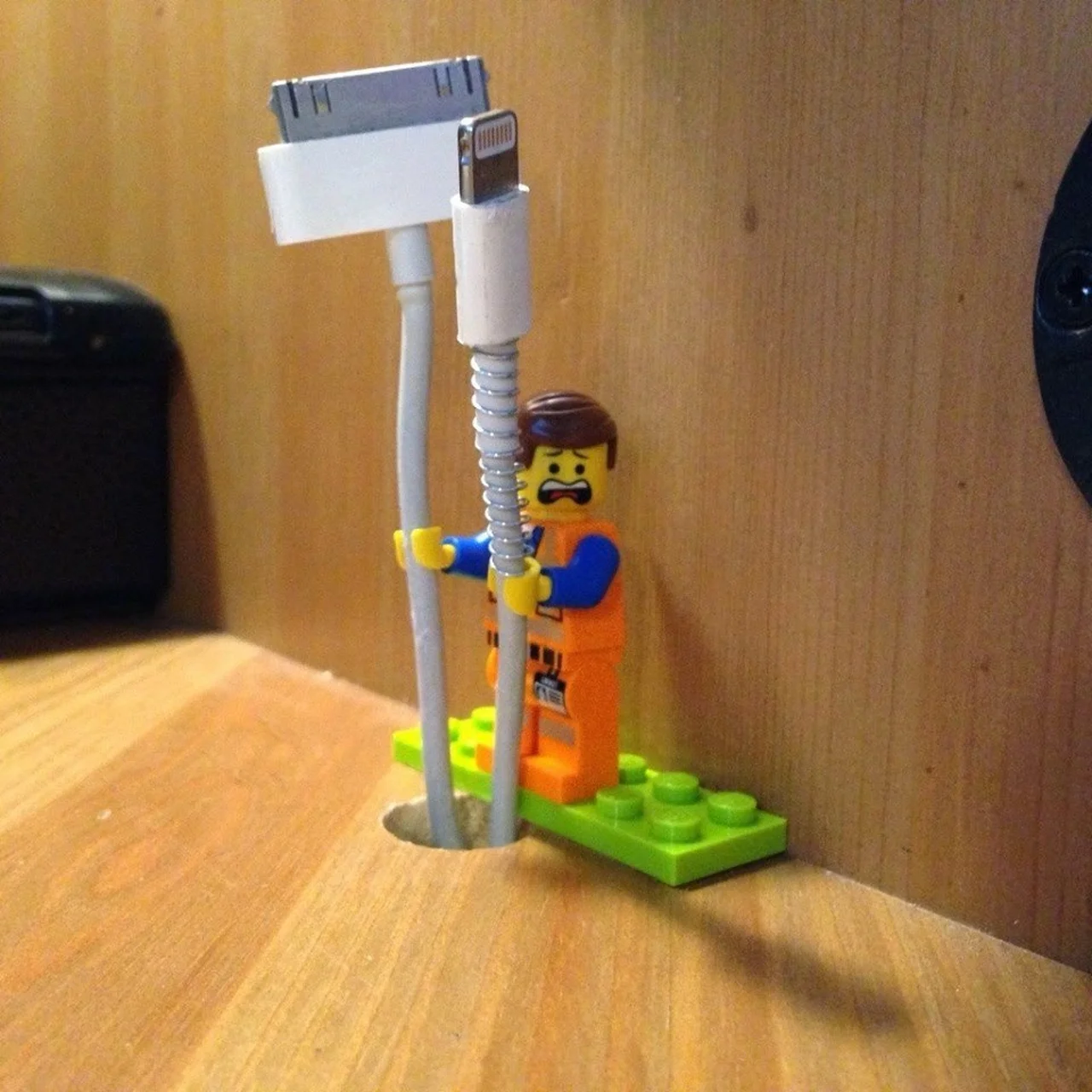 Uchwyt na kabel z Lego