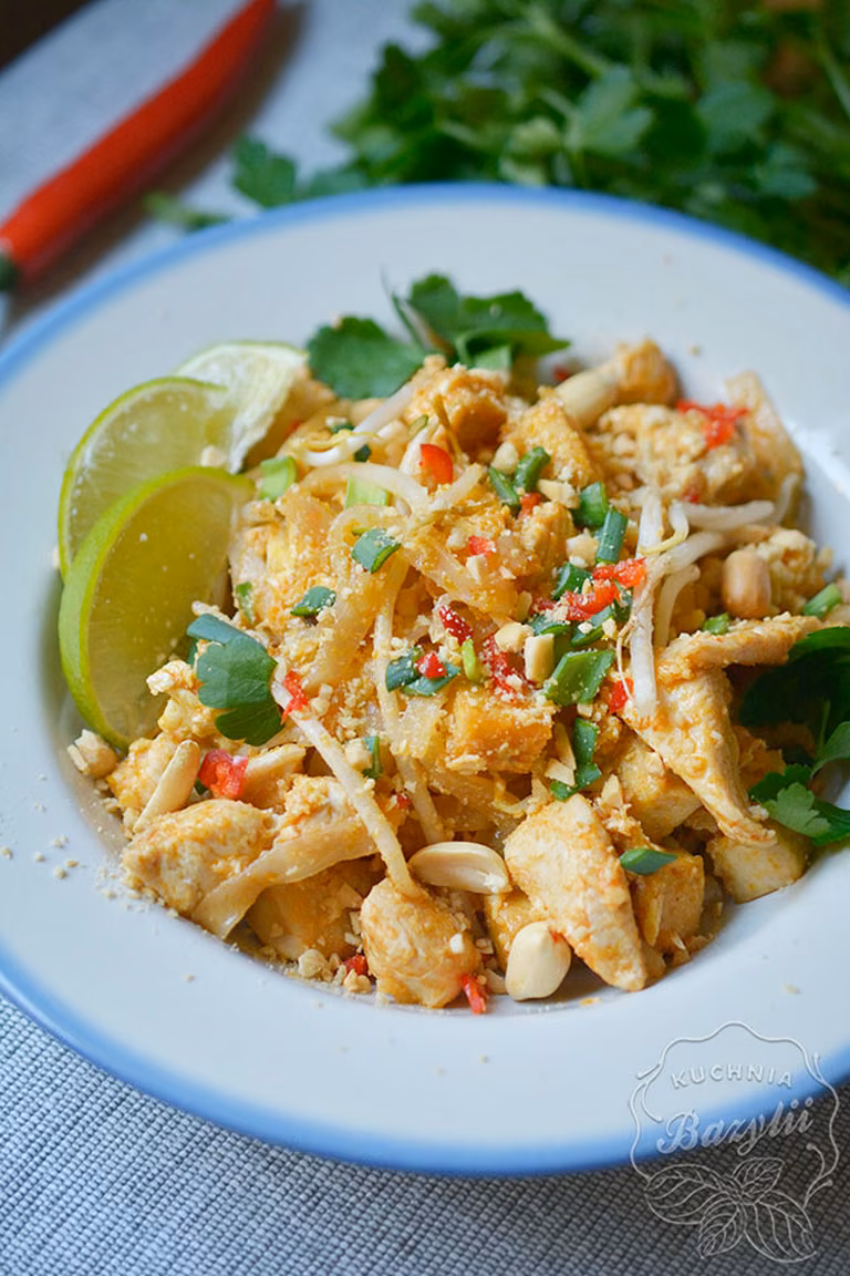 Makaron Pad Thai z kurczakiem i tofu