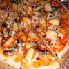 Pizza z nuggetsami na grubym cebulowym cieście