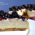 Sernik z jeżynami i białą czekoladą