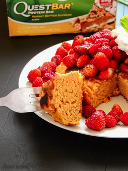 PROTEINOWY OMLET Z DYNIĄ I QUEST BAREM