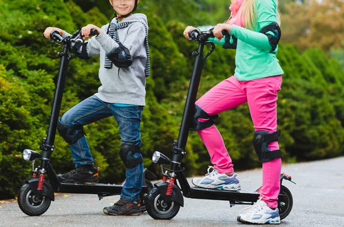 PILNE: Nowe zasady jazdy na hulajnogach elektrycznych od 3 marca 2026! Obowiązuje nowy wiek minimalny