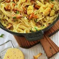 Tagliatelle z kurczakiem i kurkami
