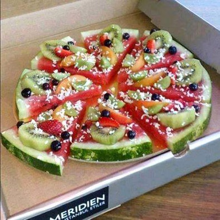 Owocowa pizza