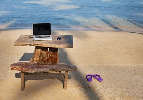 Dłuższy urlop, dodatki stażowe i nagrody!? 5 mln Polaków wreszcie skorzysta na zmianach w Kodeksie Pracy