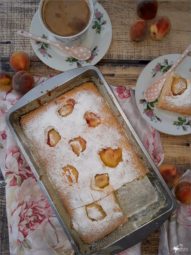 Szybkie ciasto z morelami (bez miksera) – idealne do kawy