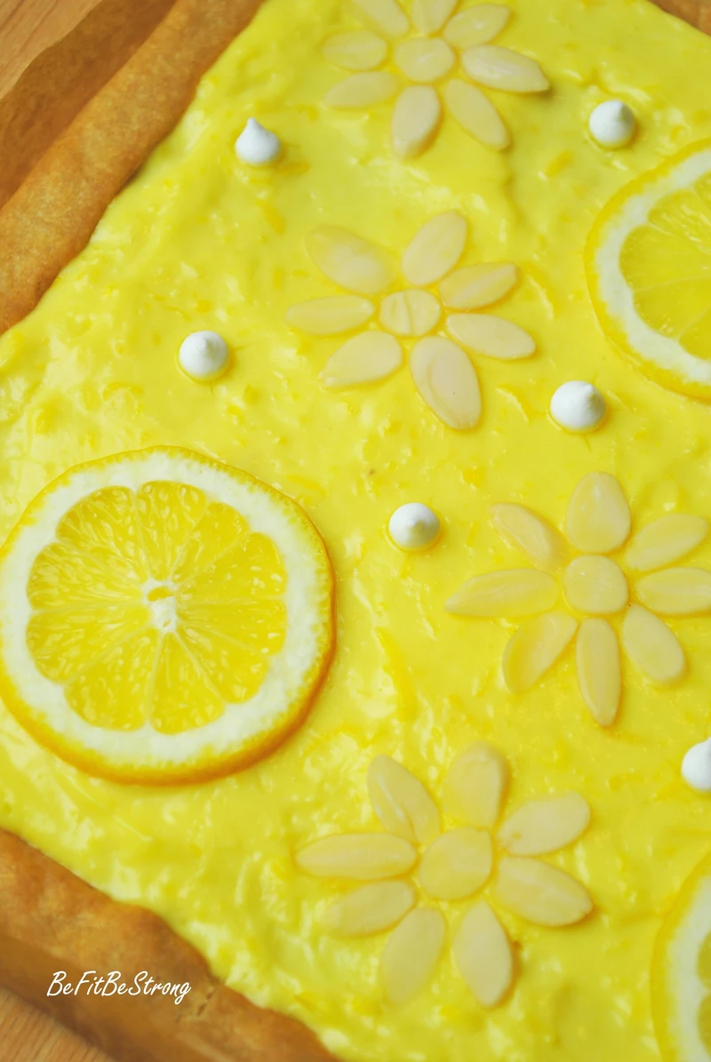 Mazurek na żytnim, kruchym spodzie z lemon curd