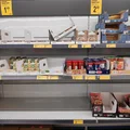Koronawirus a sklepy. Wiemy, o ile wzrosła sprzedaż mydła i papieru toaletowego