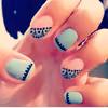 Błękitny manicure z wzorkami