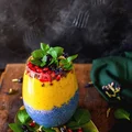 Niebieski pudding chia z bananowym smoothie z mango