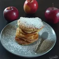 Puszyste racuchy z jabłkami